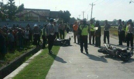  Tabrak Lari: Seorang polisi Sragen meninggal dunia setelah menjadi korban tabrak lari.