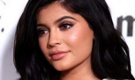 Kylie Jenner Makin Kaya Raya Berkat Jual Saham Bisnis Kosmetiknya. (FOTO: (Foto: BBC))