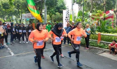 Pemkot Surabaya menggelar lomba Triathlon