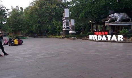  Anggaran Rp 6,5 miliar untuk merawat 68 taman yang tersebar di 17 kecamatan Kabupaten Purwakarta