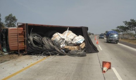  Tabrakan di Tol Cipali