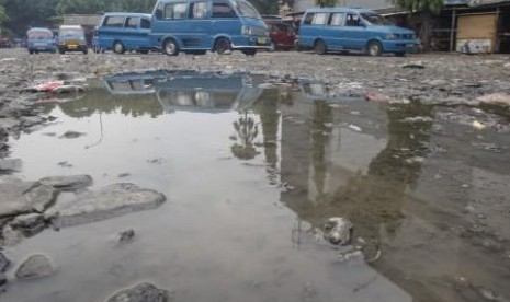  Badan Meteorologi, Klimatologi, dan Geofisika (BMKG) menyebutkan bahwa wilayah Bogor belum memasuki musim hujan. Diketahui hujan deras telah beberapa kali terjadi hampir di sebagian wilayah Kota dan Kabupaten Bogor, seperti pada Selasa (15/10).