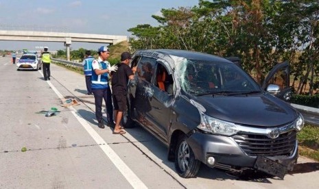 Mobil Rombongan Keluarga asal Bali Kecelakaan di Tol Gempol