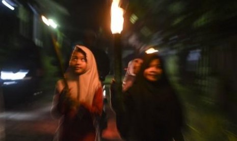  Pemkab Cianjur, Jawa Barat, menggelar pawai yang diikuti 10 ribu santri dari berbagai pondok pesantren yang ada di wilayah tersebut dalam rangka menyambut Hari Santri Nasional.