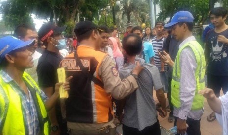 Copet: Seorang copet asal Sidoarjo diamankan di Tugu Pahlawan Surabaya.