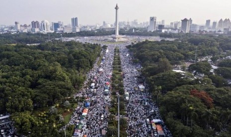 Masya Allah, Bukan Cuma Ramaikan Monas, Alumni 212 Juga Kuasai Jagat Twitter!!. (FOTO: Sigid Kurniawan)