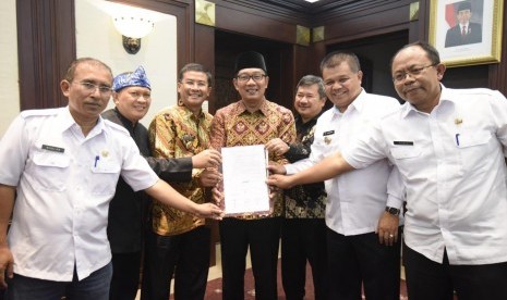  Gubernur Jawa Barat Ridwan Kamil sedang susun Pergub untuk atur regulasi terkait insentif