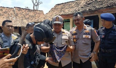 Pilkades Sampang: Pilkades Serentak di Sampang, Polisi Amankan 10 Orang