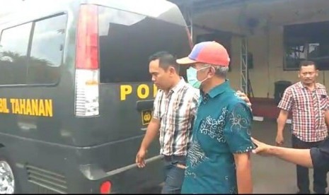  Kapolres Tasikmalaya AKBP Dony Eka Putra mengatakan, tindak pidana korupsi BOS di Salawu sudah ditangani satu tahun lebih, tepatnya 8 Mei 2018 lalu. \\