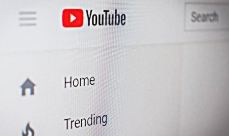 Lewat Youtube, Artis-Artis Muda Ini Bisa Raup Hampir Rp1 M per Bulan, Makin Bergelimang Harta Aja. (FOTO: Unsplash/Christian Wiediger)