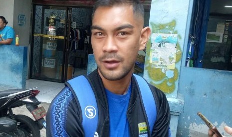  Gelandang asing Persib Bandung, Omid Nazari