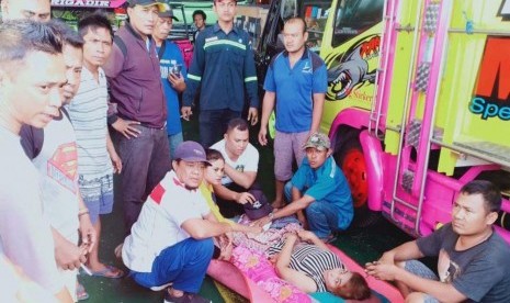 Viral Video Seorang Ibu Melahirkan dalam Kapal di Selat Bali