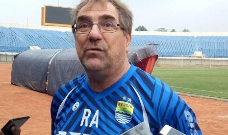  Pelatih Persib Bandung Robert Alberts