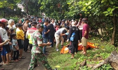  Jenazah wanita memakai pakaian minim ditemukan mengambang di Sungai Ciliwung Bogor