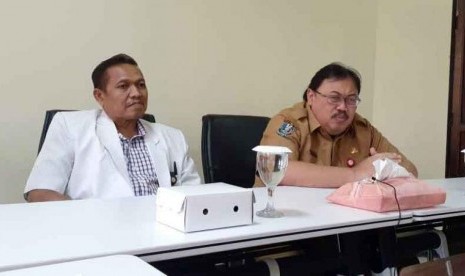 Warga Madiun yang baru pulang dari China diduga tertular virus Corona. Direktur RSUP dr Soedono Madiun, dr Bangun Trapsila Purwaka.