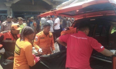 Wisatawan asal Surabaya meninggal terseret arus Sungai Coban.