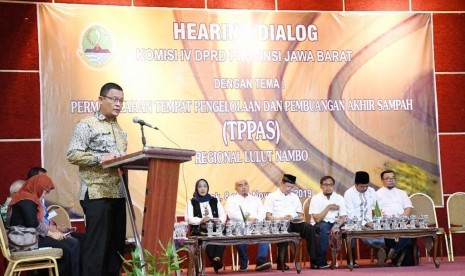  Komisi IV DPRD Provinsi Jawa Barat menggelar Kegiatan Hearing Dialog bersama stakeholder terkait dan unsur masyarakat yang didominasi oleh para relawan bank sampah Kota Depok.