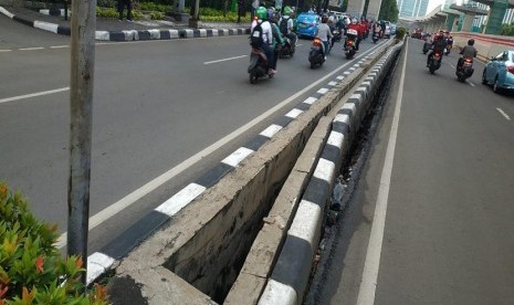  Pemerintah Kabupaten (Pemkab) Bekasi tengah fokus merealisasikan beberapa proyek infrastruktur yang jadi bagian program prioritas ‘Bekasi Baru Bekasi Bersih’. 