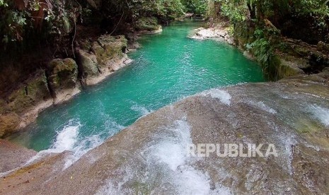 Keindahan objek wisata alam Sungai Citumang, Kabupaten Pangandaran, Jumat (27/9).