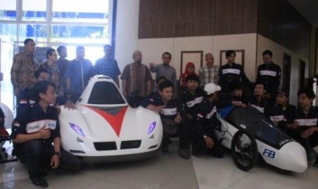  Universitas Muhammadiyah Surakarta (UMS) mengirimkan tiga tim maju dalam Kontes Mobil Hemat Energi (KMHE) 2019. Triawati PP