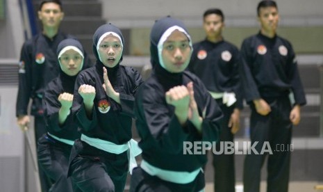 Ilustrasi atlet pencak silat Indonesia sedang berlatih.(Republika/Prayogi)