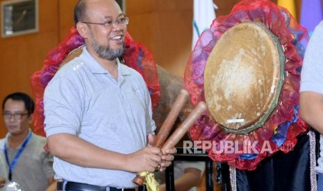 Rektor Universitas Terbuka (UT), Ojat Darojat.