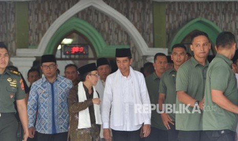 Presiden Joko Widodo saat berkunjung ke Pondok Pesantren Al-Ittihad, Cianjur, Jumat (8/2/2019).