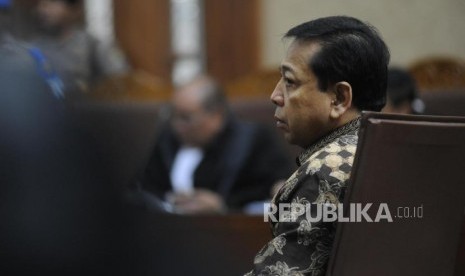  Terdakwa kasus tindak pidana korupsi KTP Elektronik Setya Novanto dalam sidang lanjutan  dengan agenda putusan sela  di TIPIKOR, Jakarta, Kamis (4/1).