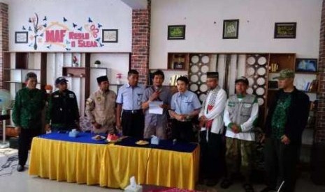  Manajemen PT Sritex dan PT Sari Warna seusai pertemuan dengan tokoh agama membahas soal aturan kontroversial jenggot bagi karyawan. Foto/Wardoyo