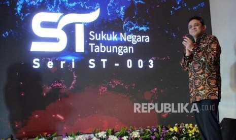 Peluncuran Sukuk ST-003. Direktur Jenderal Pengelolaan Pembiayaan dan Risiko Kementerian Keuangan Lucky Alfirman  meluncurkan Sukuk Tabungan ST-003 di Jakarta, Jumat (1/2/2019).