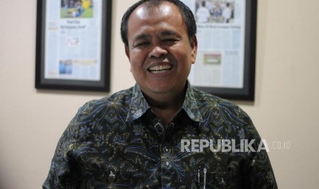 Kunjungan BRI.  Direktur Utama BRI Syariah Mochammad Hadi Santoso saat melakukan kunjungan di Kantor Harian Republika, Jakarta Selatan, Selasa (12/12).