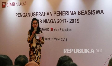 Direktur Compliance, Corporate Secretary, and Legal CIMB Niaga Fransiska Oei.