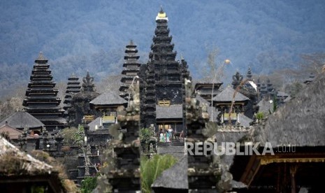 Pura Besakih, salah satu destinasi wisata di Bali.