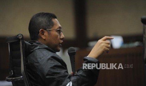 Mantan Ketua Fraksi Demokrat di DPR Anas Urbaningrum. Lembaga Pemasyarakatan (Lapas) Kelas IA Sukamiskin menyatakan tidak ada hal yang spesial dalam proses kebebasan terpidana proyek Hambalang yakni Anas Urbaningrum dari penjara khusus koruptor tersebut.