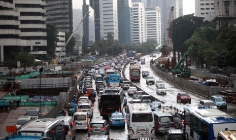 Kemacetan di salah satu jalan DKI Jakarta.