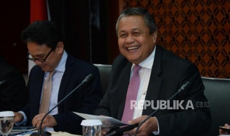 Bank Indonesia (BI): Gubernur Bank Indonesia (BI) Perry Warjiyo bersiap menyampaikan pemaparan hasil Rapat Dewan Gubernur (RDG) Bank Indonesia di Bank Indonesia, Jakarta, Kamis (21/2).