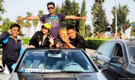 Negara Terkena Sanksi Ekonomi, The Rich Kids of Tehran Tetap Beraksi