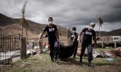 Evakuasi Korban Topan Haiyan 