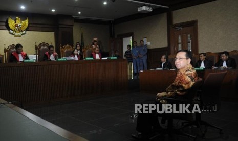 Terdakwa kasus  tindak pidana korupsi KTP Elektronik  Setya Novanto menjalani persidanagan dengan agenda pembacaan putusan di Pengadilan Tindak Pidana Korupsi (Tipikor), Jakarta, Selasa  (24/4).