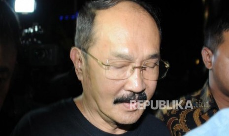 Pengacara Fredrich Yunadi tiba usai dijemput paksa oleh tim penyidik KPK di Gedung KPK, Jakarta, Sabtu (13/1).