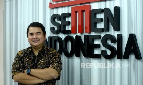 Direktur Utama PT Semen Indonesia (persero) - Hendi Prio Santoso. Dirut SIG Hendi Prio mengapresiasi partisipasi masyarakat atas gerakan lingkungan SIG