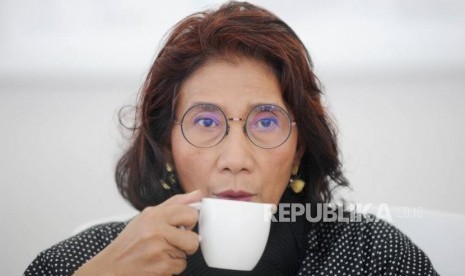 Menteri Kelautan dan Perikanan-Susi Pudjiastuti