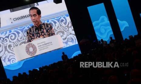 Pleno Pertemuan IMF. Presiden Joko Widodo berbicara dalam sesi pleno Pertemuan Tahunan IMF - Bank Dunia Grup 2018 di Nusa Dua, Bali, Jumat (12/10).