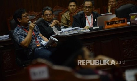 Saksi dari pihak pemohon Hermansyah memberikan keterangan pada sidang lanjutan Perselisihan Hasil Pemilihan Umum (PHPU) Pemilihan Presiden (Pilpres) 2019 di Gedung Mahkamah Konstitusi, Jakarta, Rabu (19/6).