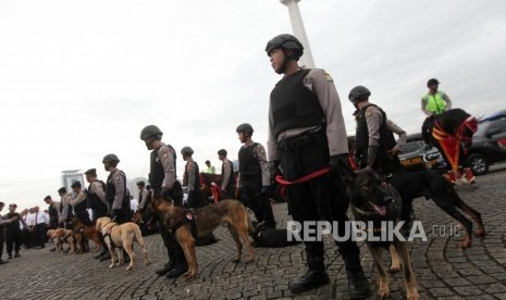 Personil Kepolisian mengikuti Apel Gelar Pasukan Operasi Kepolisian Terpusat Lilin / Ilustrasi 