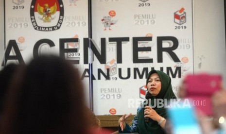 Direktur Eksekutif Perludem, Titi Anggraini, menilai penunjukan presiden oleh MPR tidak tepat.