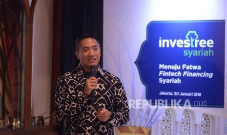 Co Founder & CEO Investree Adrian Gunadi  memberikan sambutan pada acara Konferensi Pers 