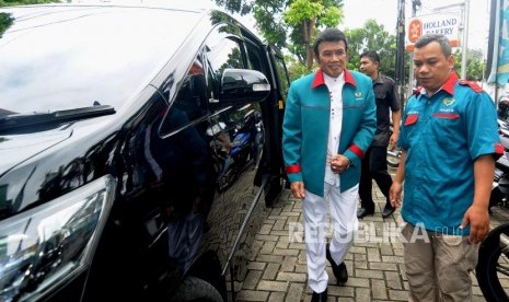 Ketua Umum Partai Idaman Rhoma Irama saat tiba di Kantor DPP Partai Idaman, Jakarta, Selasa (16/1).