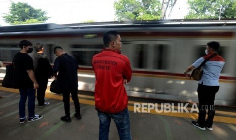 (Ilustrasi) Suasana di Stasiun Duren Kalibata, Jakarta, Senin (18/2).