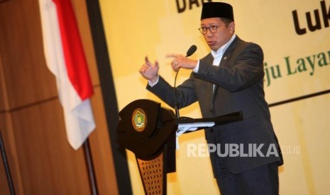 Menteri Agama Lukman Hakim Saifuddin memberikan sambutan saat peresmian Aplikasi Pencatatan Nikah (SIMKAH) Web dan Kartu Nikah di Auditorium Kementerian Agama, Jakarta, Kamis (8/11).